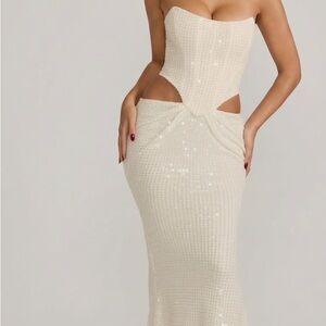 Chic Strapless Cream Maxi Dress